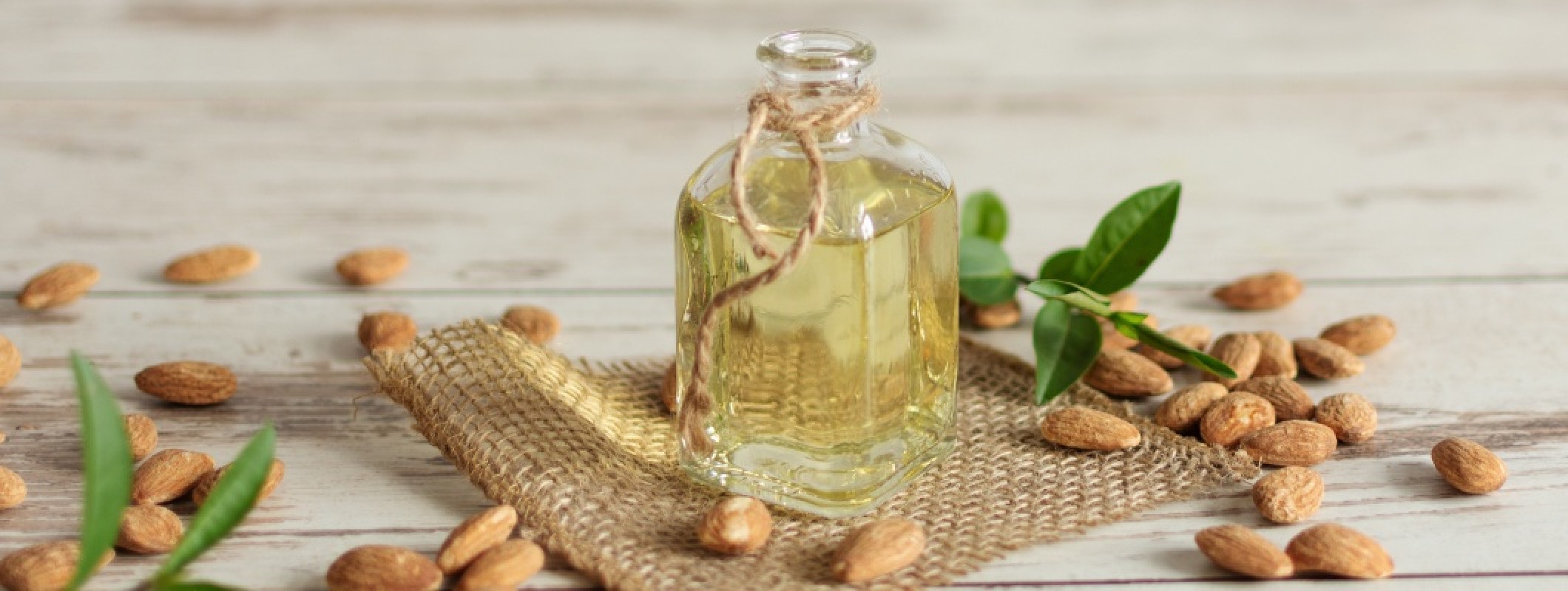 olio alle mandorle per capelli