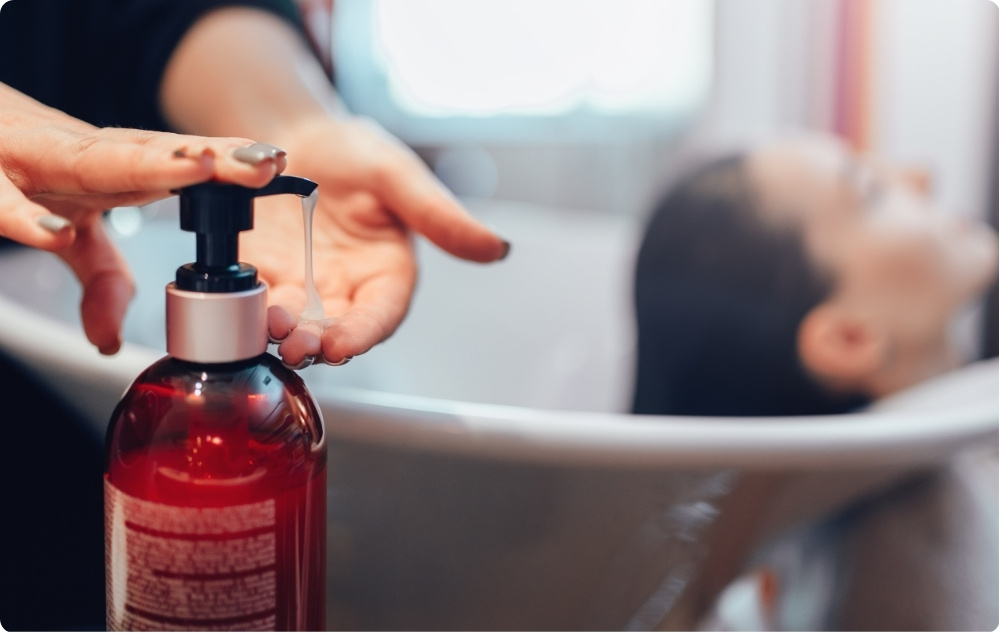 Come additivo allo shampoo per la caduta dei capelli e per rinforzare le radici